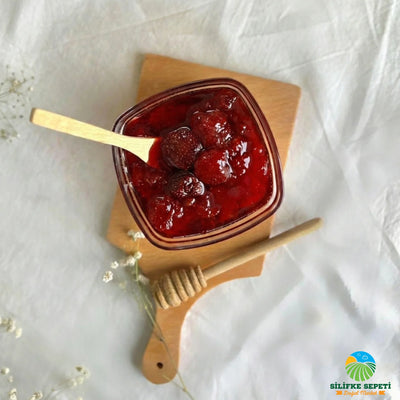 Ev Yapımı Çilek Reçeli - 780 Gr